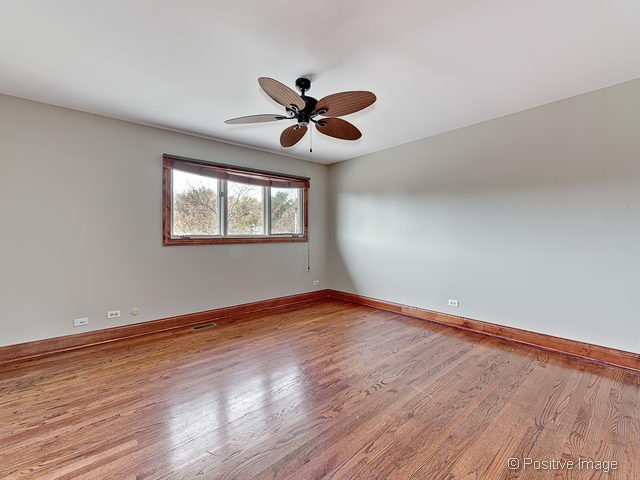 8445 Alden Ln, Darien, IL 60561 photo 19