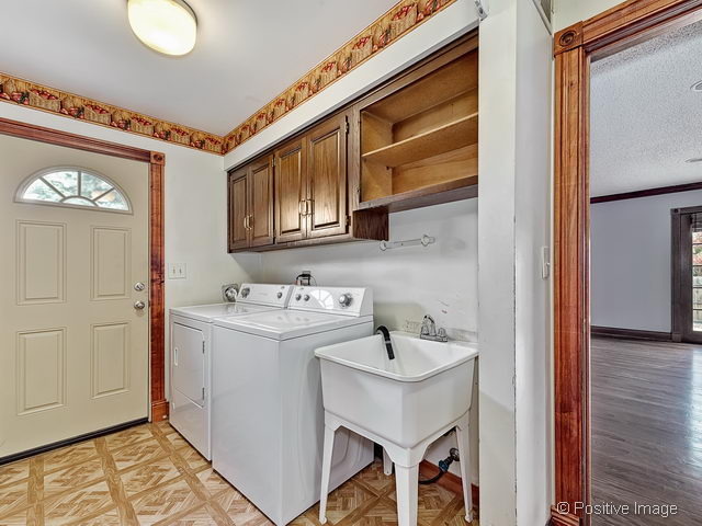 8445 Alden Ln, Darien, IL 60561 photo 21