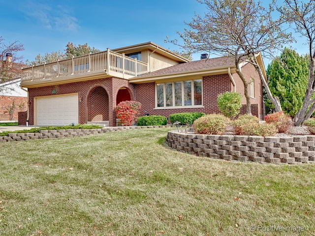 8445 Alden Ln, Darien, IL 60561 photo 2