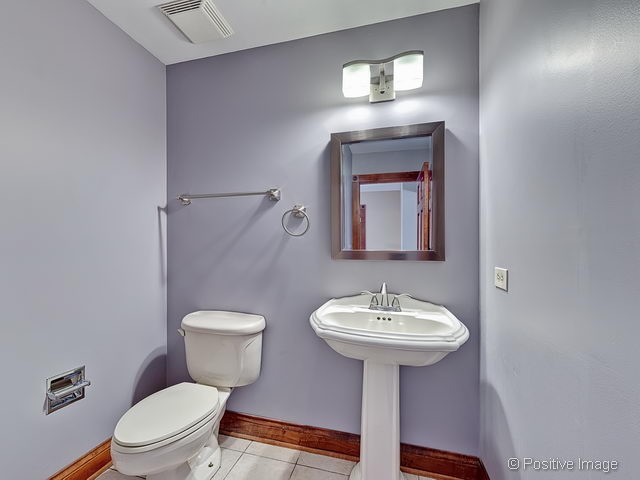 8445 Alden Ln, Darien, IL 60561 photo 14