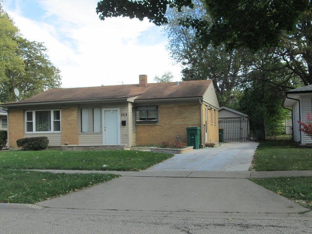 313 E Dennis Rd, Wheeling, IL 60090 photo 1
