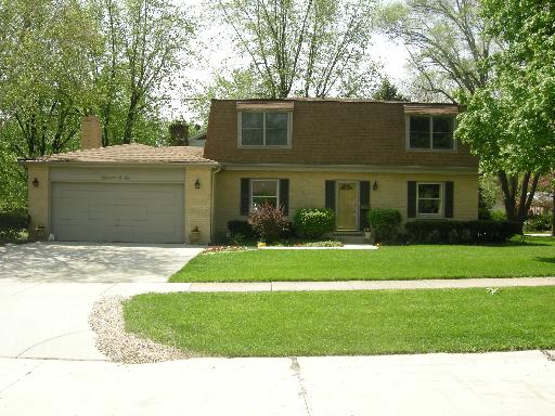 1306 E Hawthorne Blvd, Wheaton, IL 60187 photo 1