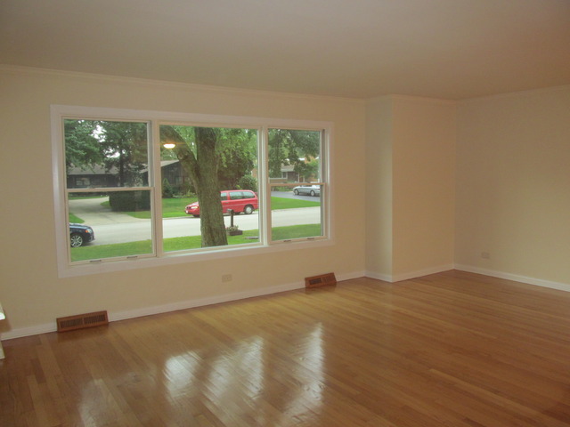 706 Longview Dr, La Grange, IL 60525 photo 4