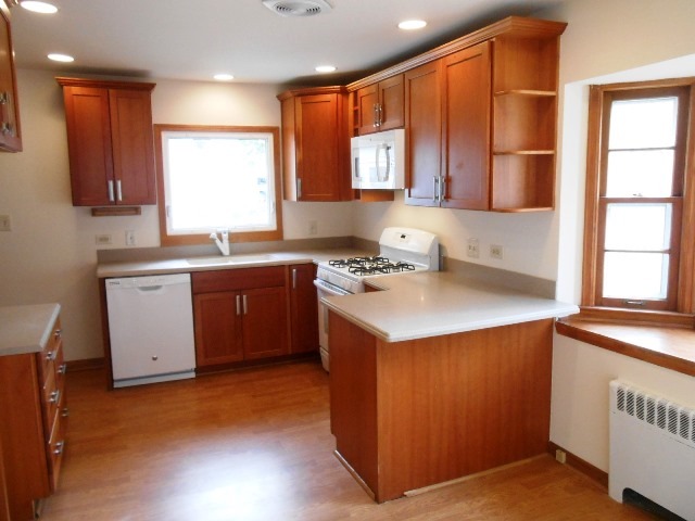 302 E Liberty St, Newark, IL 60541 photo 3