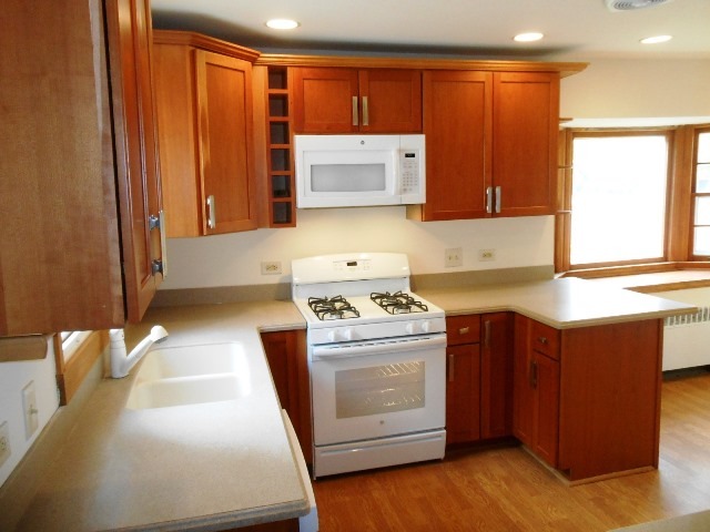 302 E Liberty St, Newark, IL 60541 photo 4