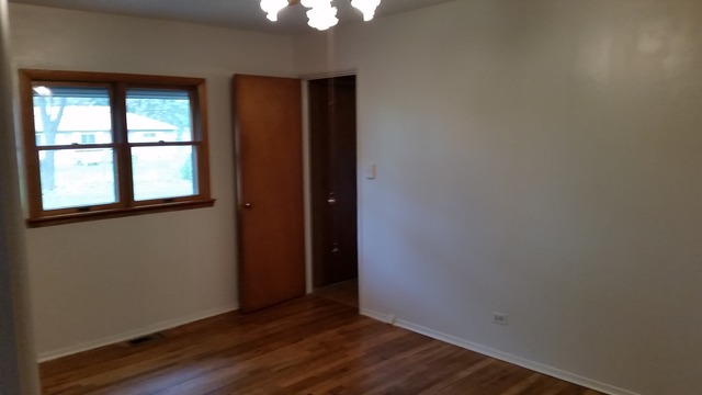 214 Des Plaines Ln, Hoffman Estates, IL 60169 photo 9