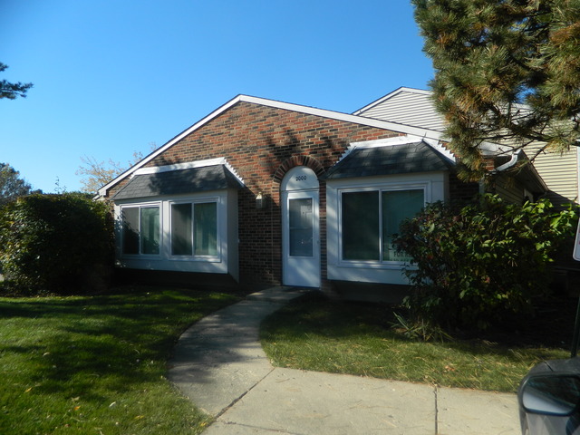 2000 Garden Ter, Hoffman Estates, IL 60169 photo 1