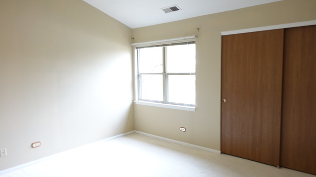 913 Ridgefield Ln, Wheeling, IL 60090 photo 11
