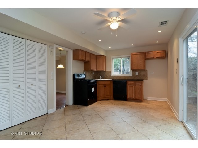 5129 Kingston Dr, Barrington, IL 60010 photo 4