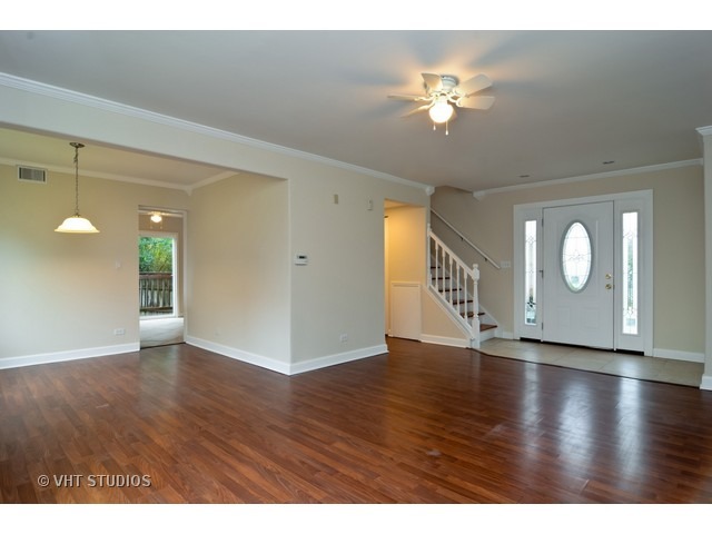 5129 Kingston Dr, Barrington, IL 60010 photo 3