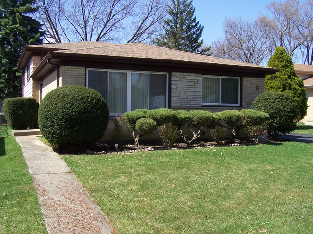 8 N Grant Dr, Addison, IL 60101 photo 1