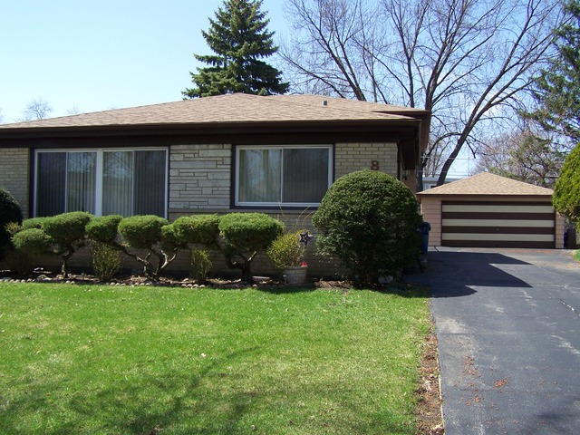 8 N Grant Dr, Addison, IL 60101 photo 2