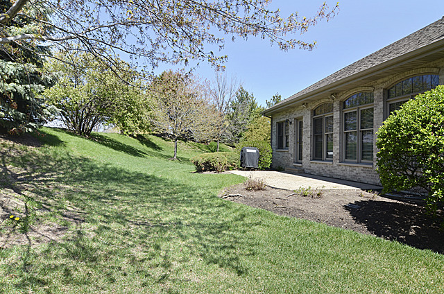 6354 Emerald Ct, Willowbrook, IL 60527 photo 16