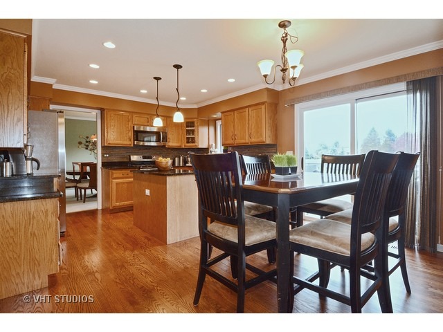 1527 Carlyle Rd, Naperville, IL 60564 photo 4