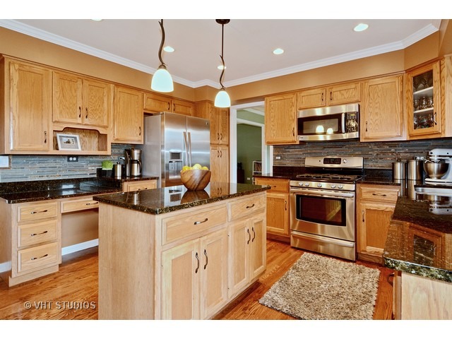 1527 Carlyle Rd, Naperville, IL 60564 photo 3
