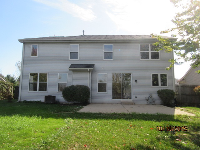 732 Red Barn Ln, Elgin, IL 60124 photo 2
