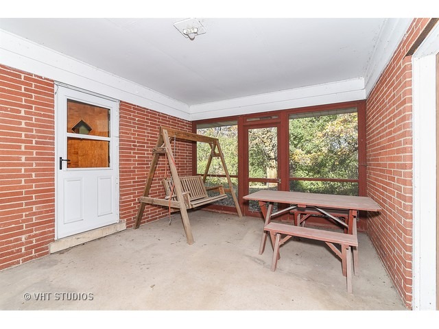 993 Roslyn Rd, Olympia Fields, IL 60461 photo 6
