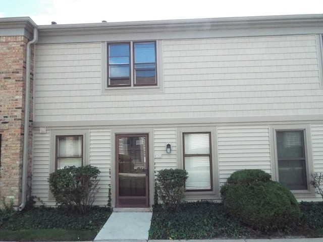 1829 Sessions Walk, Hoffman Estates, IL 60169 photo 2