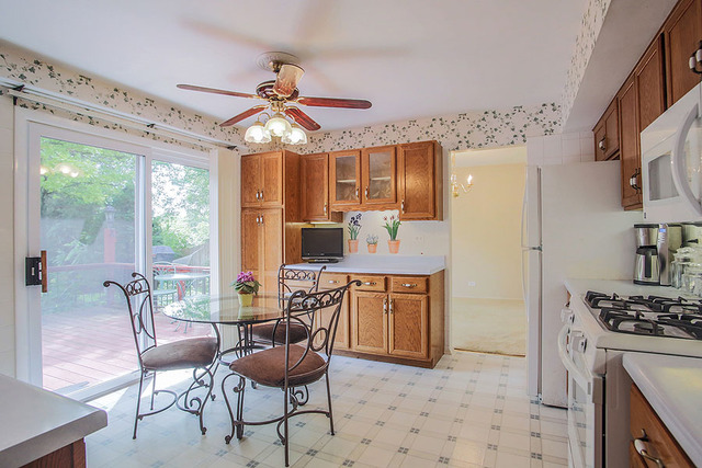1114 Durham Dr, Wheaton, IL 60189 photo 5