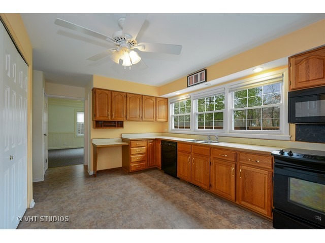 1837 Taft Ave E, Rolling Meadows, IL 60008 photo 4