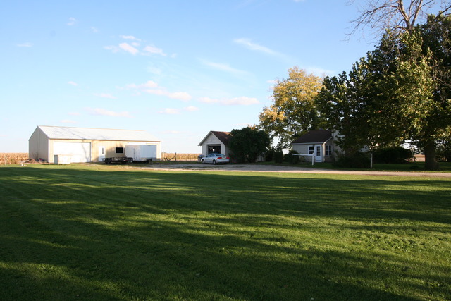 1180 S Dwight Rd, Mazon, IL 60444 photo 4