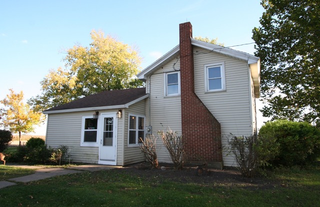 1180 S Dwight Rd, Mazon, IL 60444 photo 2