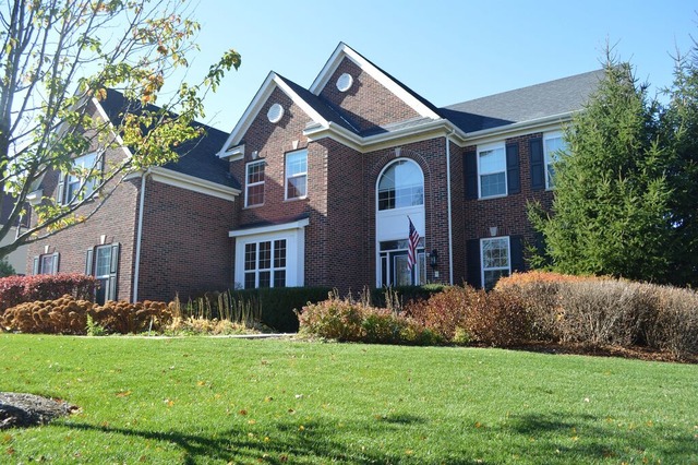 1142 Deerpath Rd, Aurora, IL 60506 photo 1