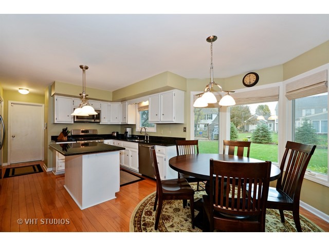 1929 Dorset Dr, Wheaton, IL 60189 photo 4