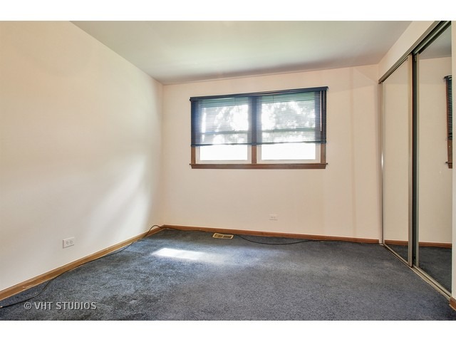 3337 Maple Leaf Dr, Glenview, IL 60026 photo 10