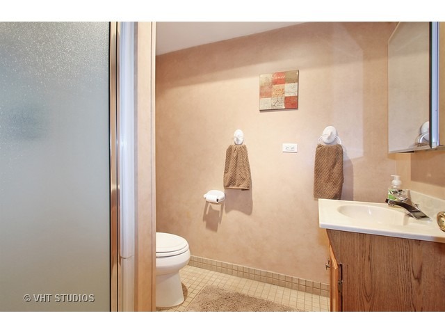 3337 Maple Leaf Dr, Glenview, IL 60026 photo 13