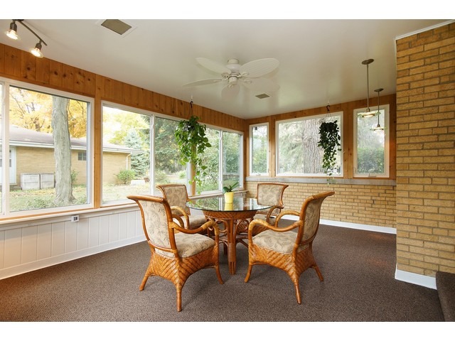 177 Town Acres Ln, Roselle, IL 60172 photo 9
