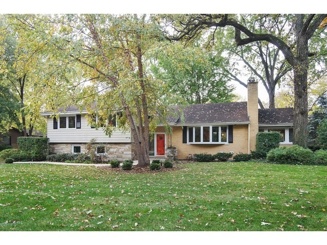 177 Town Acres Ln, Roselle, IL 60172 photo 1