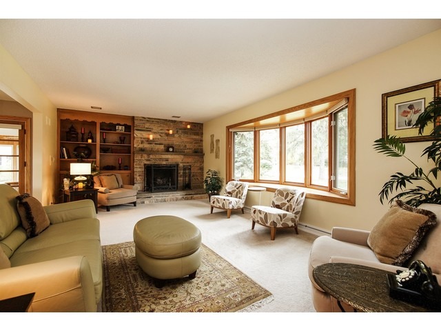 177 Town Acres Ln, Roselle, IL 60172 photo 3