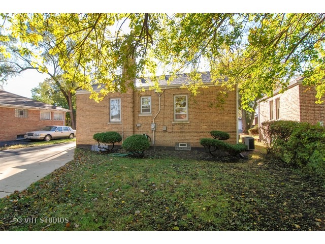 328 E Quincy St, Riverside, IL 60546 photo 10