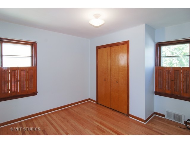 328 E Quincy St, Riverside, IL 60546 photo 8