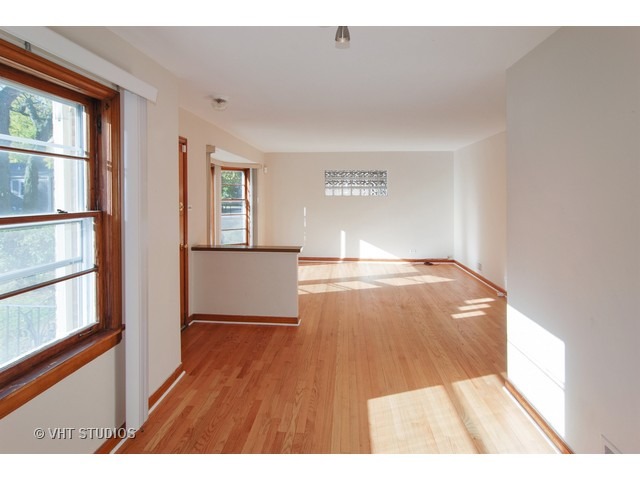 328 E Quincy St, Riverside, IL 60546 photo 3