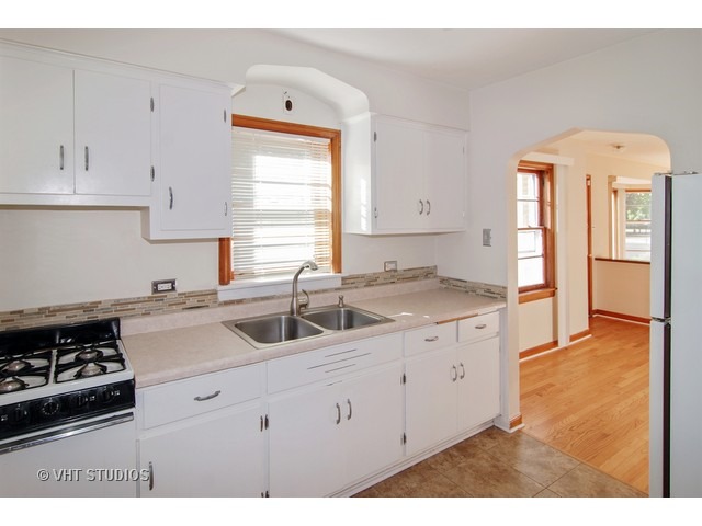 328 E Quincy St, Riverside, IL 60546 photo 4