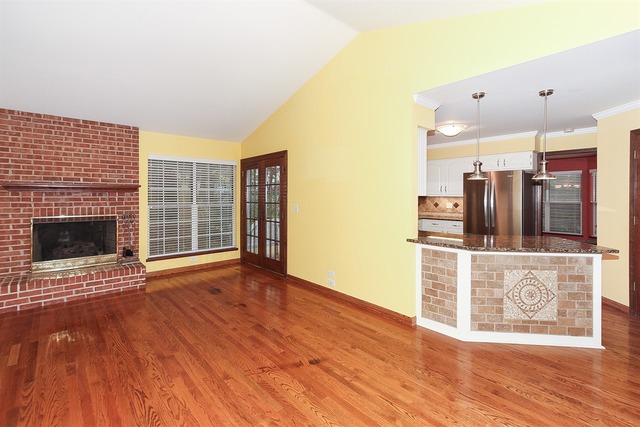 825 Red Oak Dr, Bartlett, IL 60103 photo 12