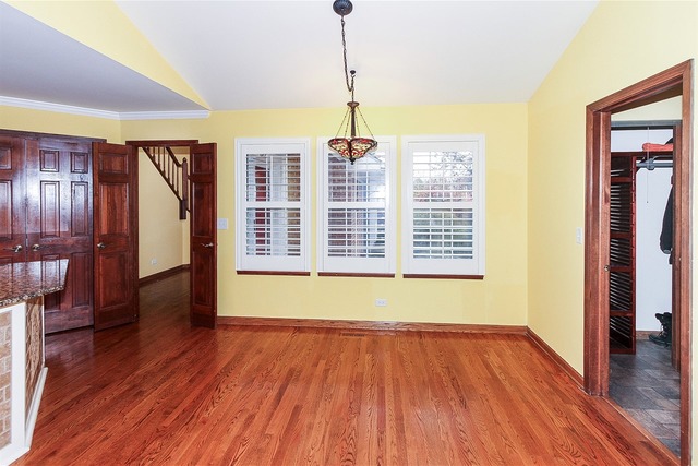 825 Red Oak Dr, Bartlett, IL 60103 photo 9