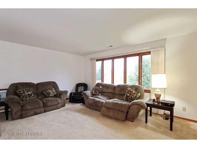185 S La Londe Ave, Addison, IL 60101 photo 3