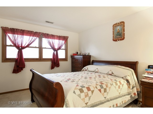 185 S La Londe Ave, Addison, IL 60101 photo 8