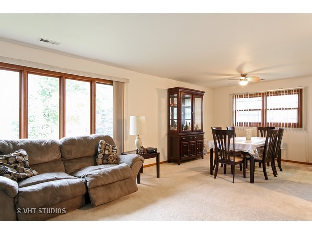 185 S La Londe Ave, Addison, IL 60101 photo 4