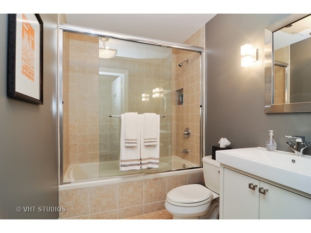 21 E Huron St #805, Chicago, IL 60611 photo 18