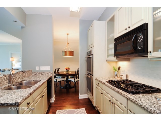21 E Huron St #805, Chicago, IL 60611 photo 9