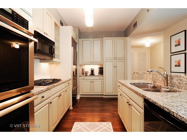 21 E Huron St #805, Chicago, IL 60611 photo 7
