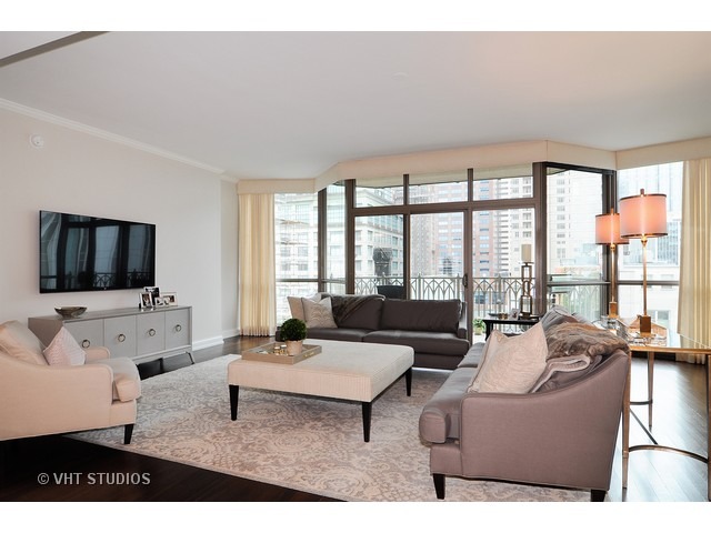 21 E Huron St #805, Chicago, IL 60611 photo 5