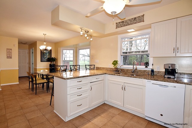 12726 Schaefer Rd, Plano, IL 60545 photo 5