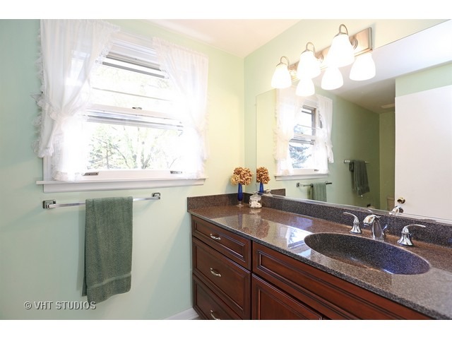 25 W677 Towpath Ct, Wheaton, IL 60189 photo 21