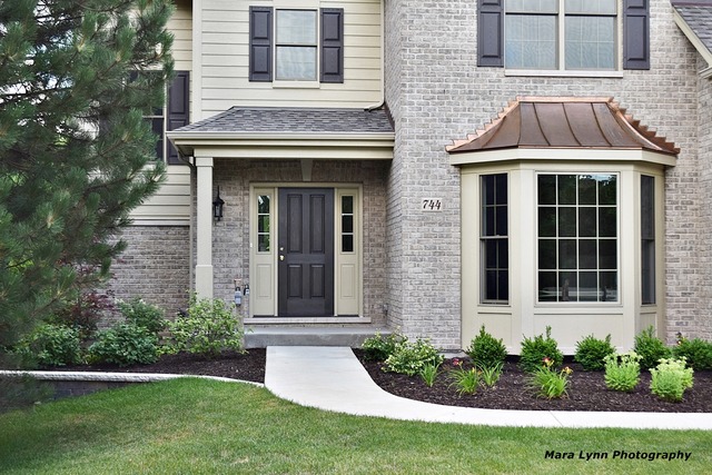 744 Fox Run Dr, Geneva, IL 60134 photo 2