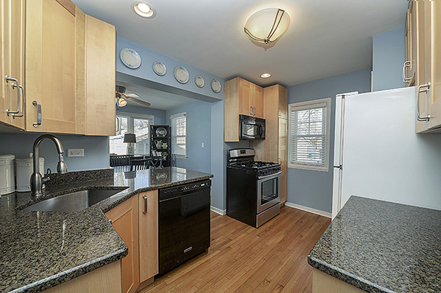 1407 College Ave, Wheaton, IL 60187 photo 4